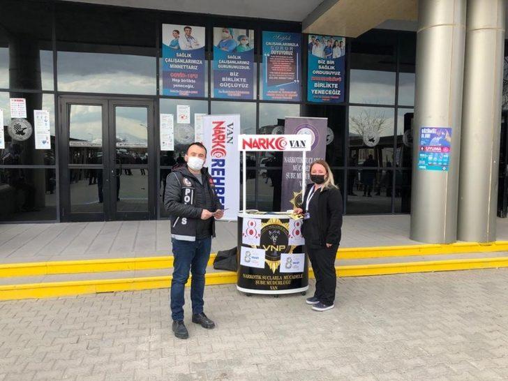 Van polisinden anne ve anne adaylarına bilgilendirme G5