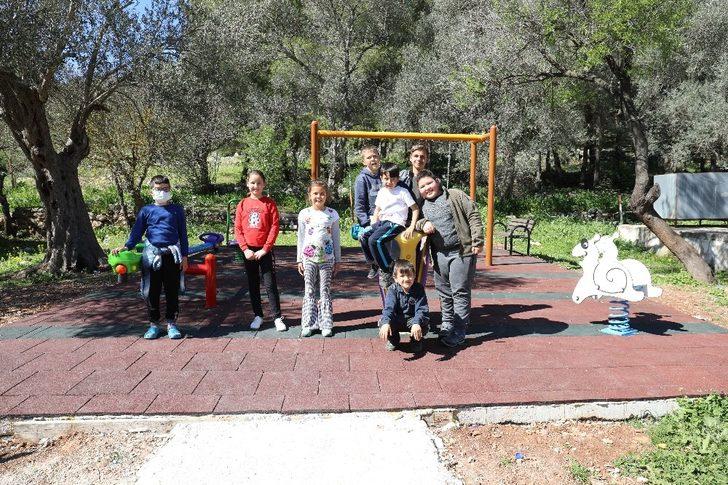 Çocuklar oyun parkına kavuşmanın mutluluğunu yaşadı G3