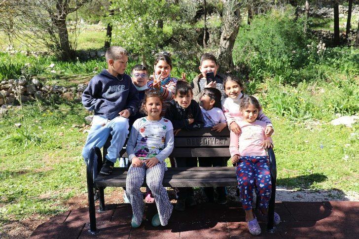 Çocuklar oyun parkına kavuşmanın mutluluğunu yaşadı G4