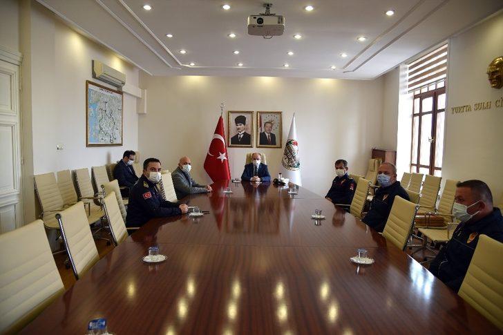 İzmir depreminde görev alan itfaiye personeline başarı belgesi verildi G2