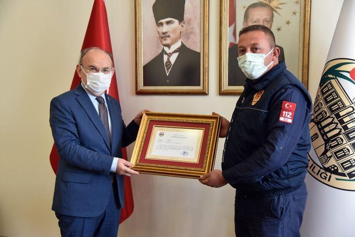 İzmir depreminde görev alan itfaiye personeline başarı belgesi verildi G5