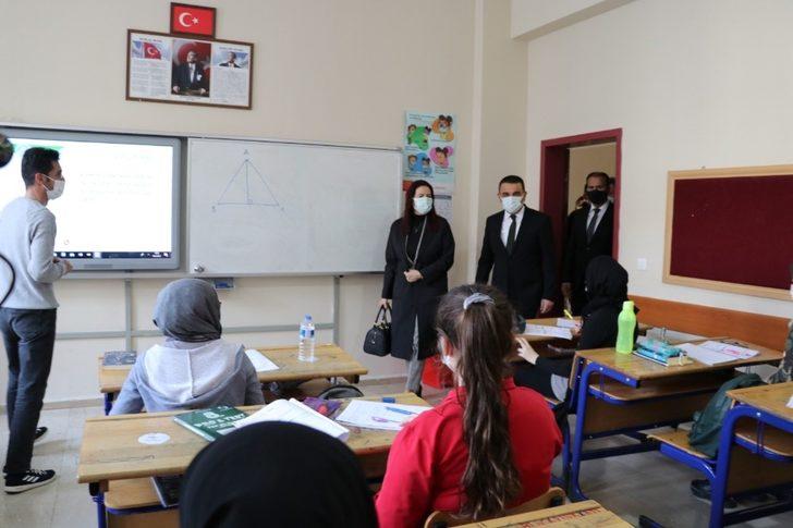 Siirt Valisi Hacıbektaşoğlu, eğitim kurumlarında incelemelerde bulundu G4