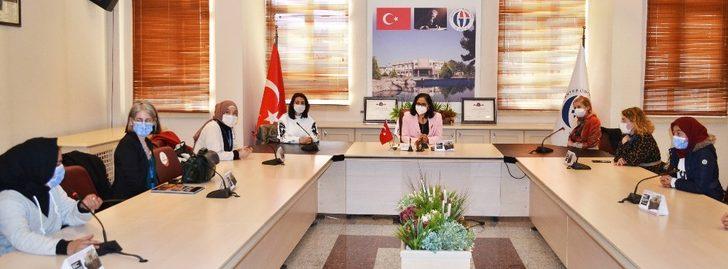 Gençlerden GAÜN’e Dünya Kadınlar Günü ziyareti G4