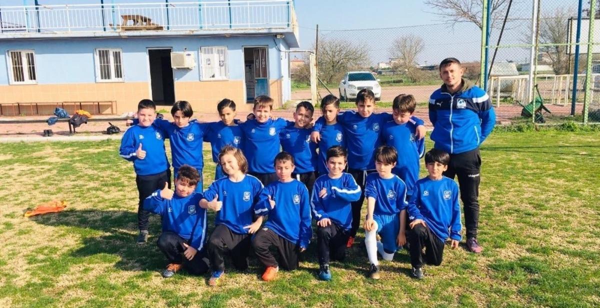 Yunusemre futbol altyapıda &ccedil;alışmalar devam ediyor