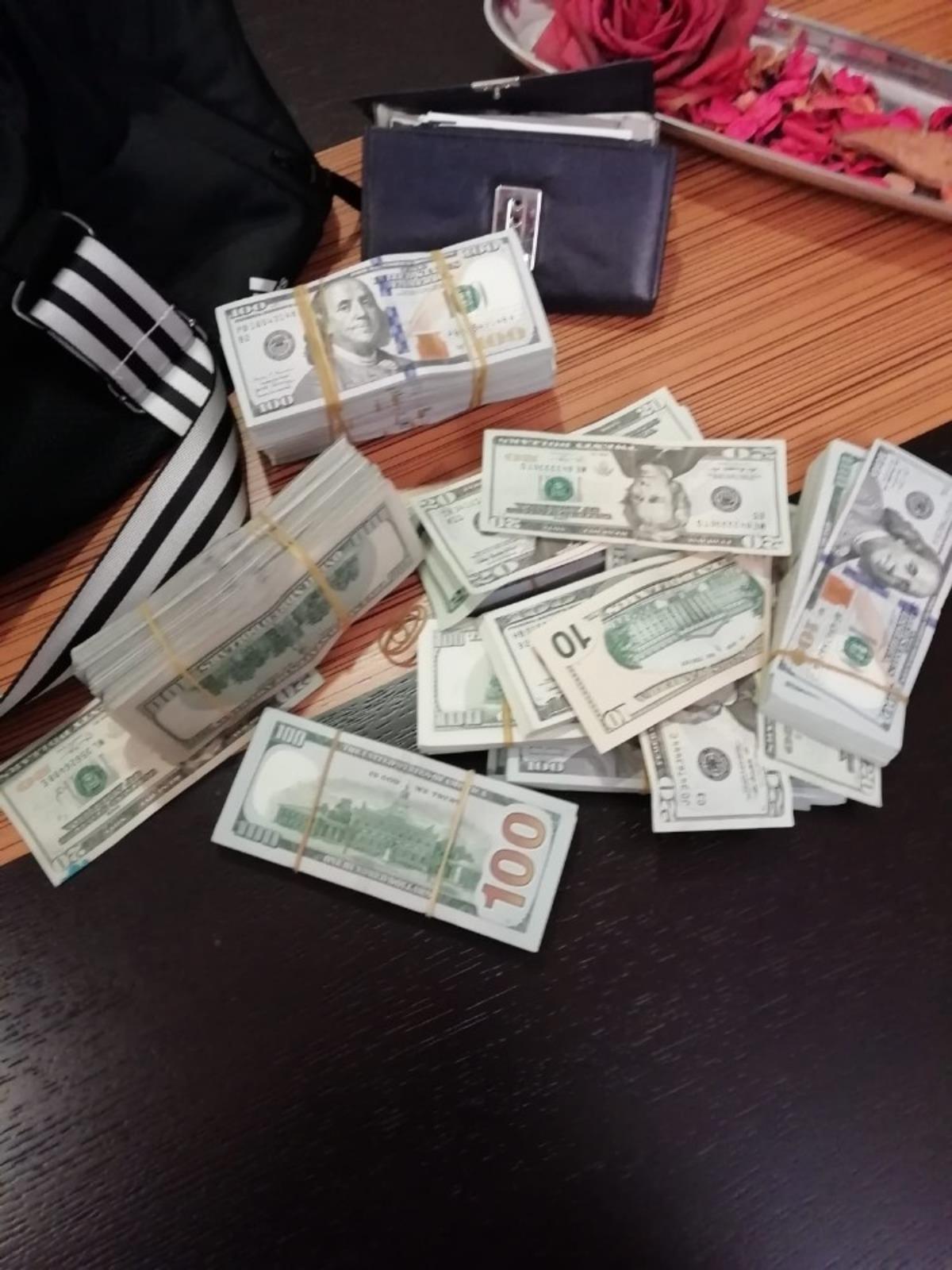 İzmir&rsquo;deki FET&Ouml; operasyonunda dikkat &ccedil;eken detay: Balya balya paralar &ouml;rg&uuml;te gidecekti
