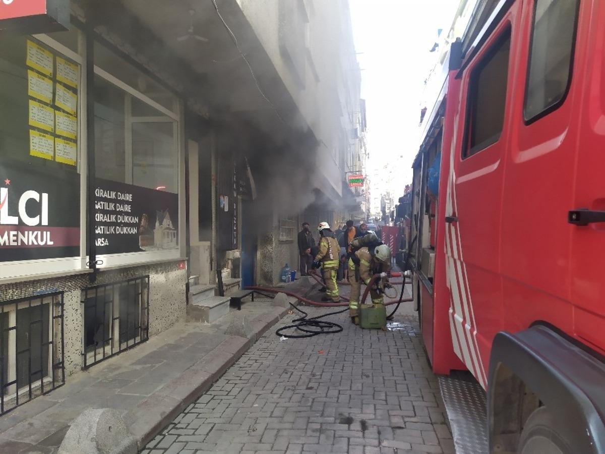 Tekstil at&ouml;lyesinde yangın paniği
