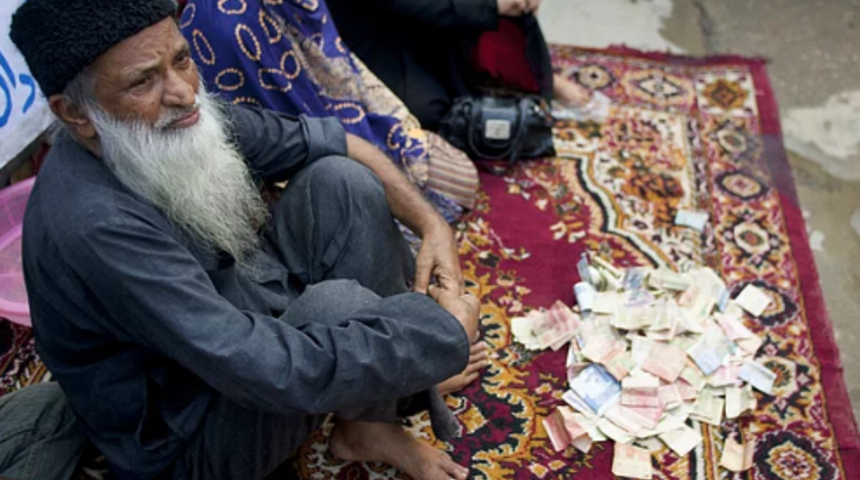 Dilencilik yaparak muhtaç insanlara yardım eden dünyanın en cömert dilencisi: Abdul Sattar Edhi
