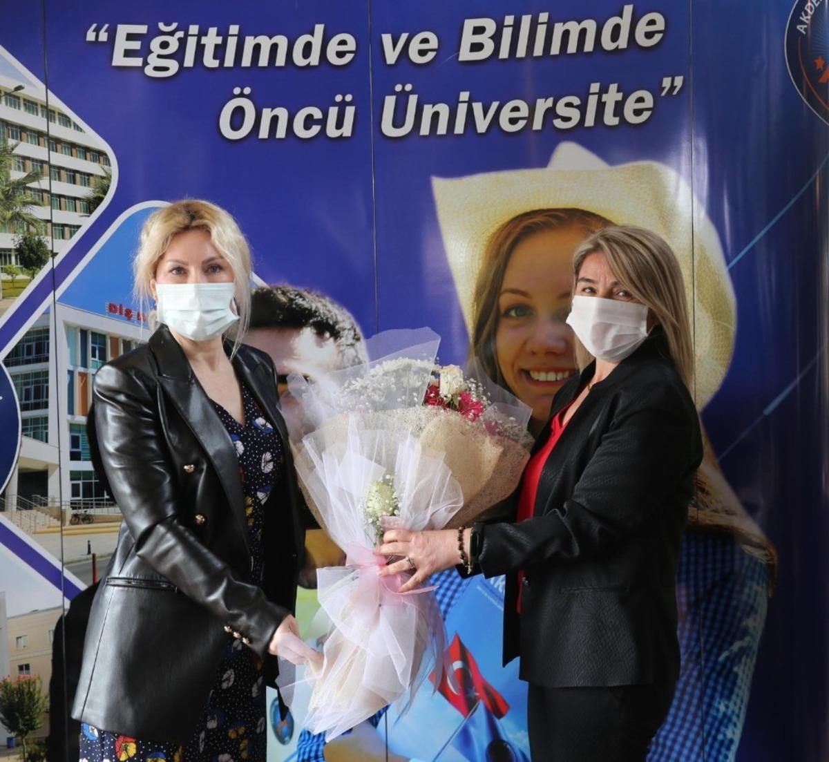 A&Uuml; Rekt&ouml;r&uuml; &Ouml;zlenen &Ouml;zkan: "Yeni normalleşme s&uuml;reci ile iyi olacağız"