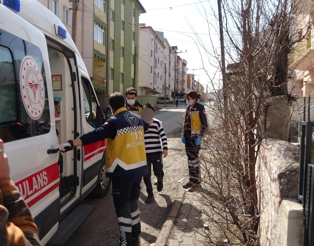 Binanın &ccedil;atısına &ccedil;ıkan &ccedil;ocuk ekipleri harekete ge&ccedil;irdi, &lsquo;bir şey yapmıyordum&rsquo; diyerek kendini savundu