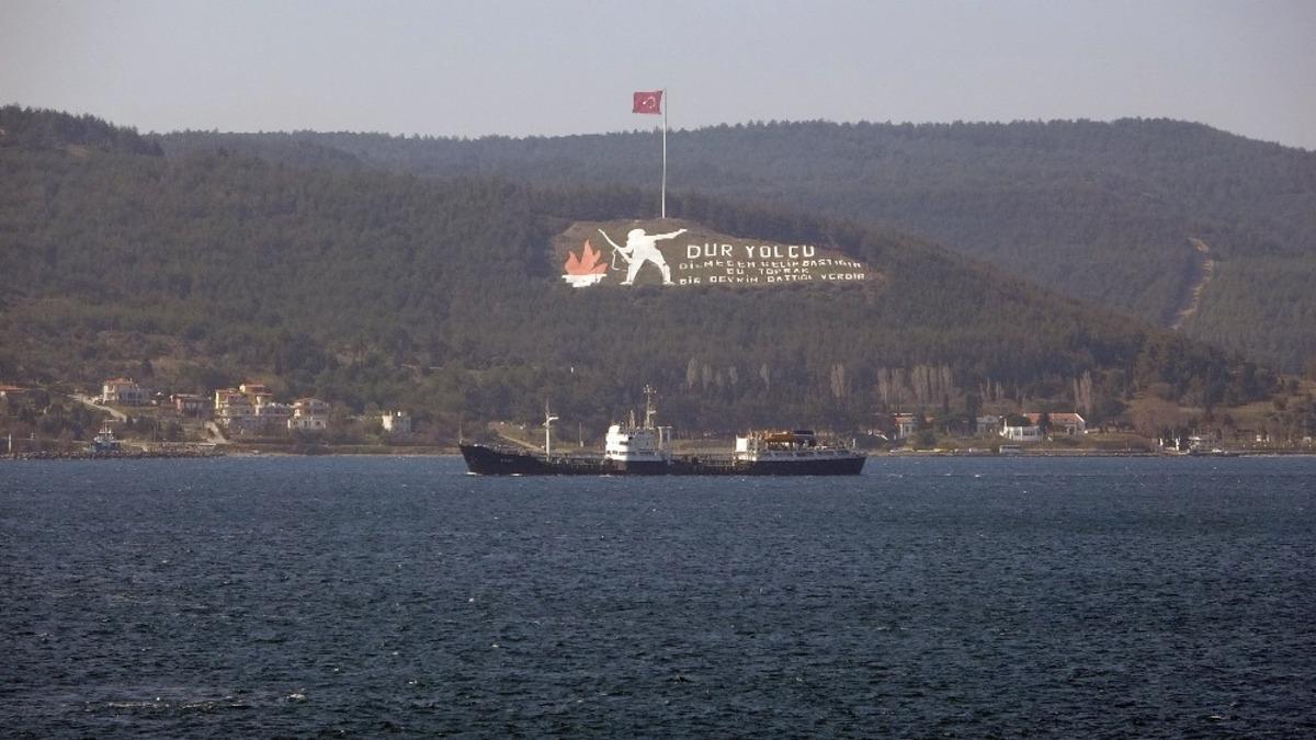 Rus askeri ikmal gemisi &lsquo;IMAN&rsquo; &Ccedil;anakkale Boğazı&rsquo;ndan ge&ccedil;ti