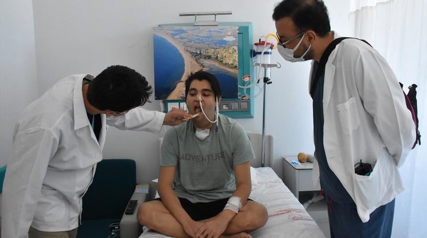 Dil kanseri teşhisi konmuştu! Bacağındaki dokudan dil yaptılar