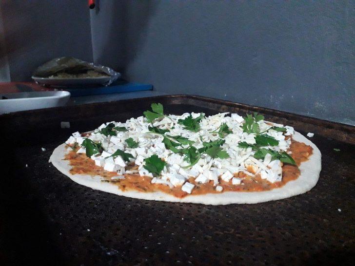 Malazgirt’in otlu peynirinden yapılan pizzaya yoğun ilgi G5