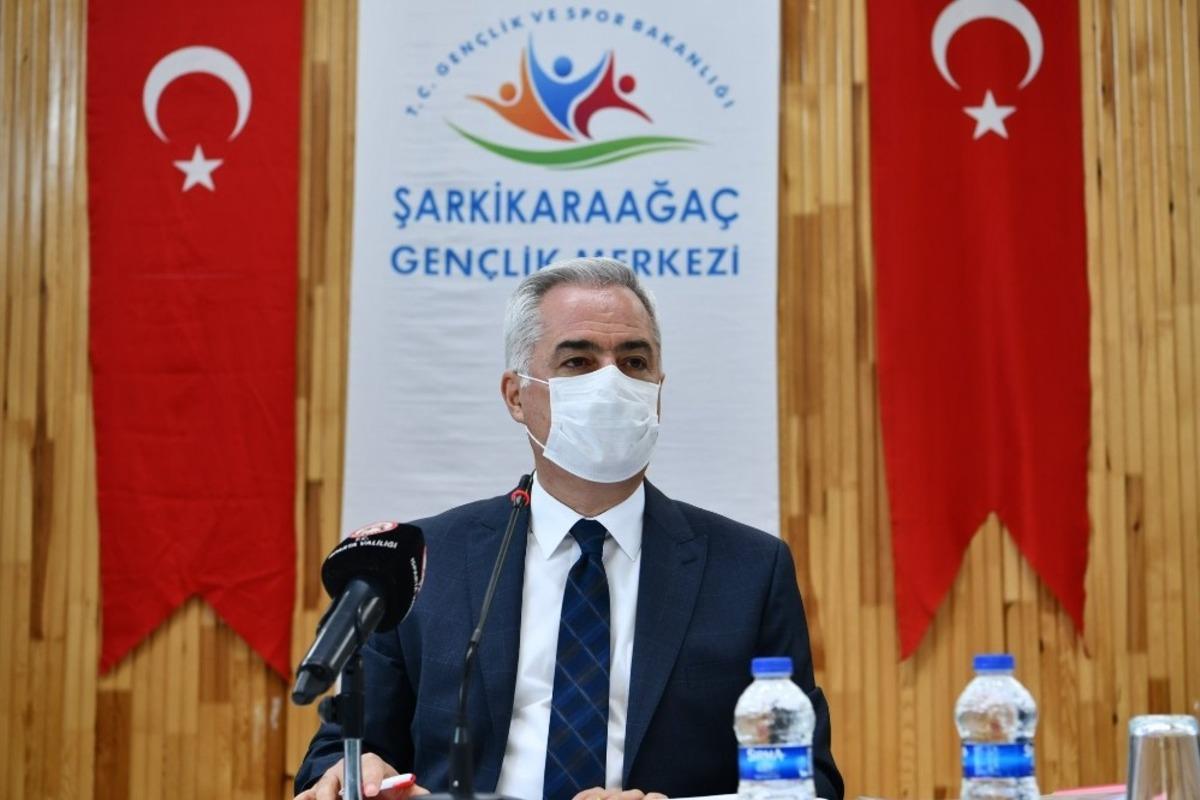 Vali Seymenoğlu: &ldquo;Kaynaklarımız azalıyor, sularımıza sahip &ccedil;ıkalım&rdquo;