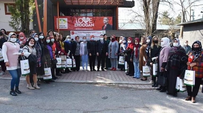 &ldquo;Kadınlar &ccedil;alışma hayatına değişim ve g&uuml;&ccedil; getirdi&rdquo;