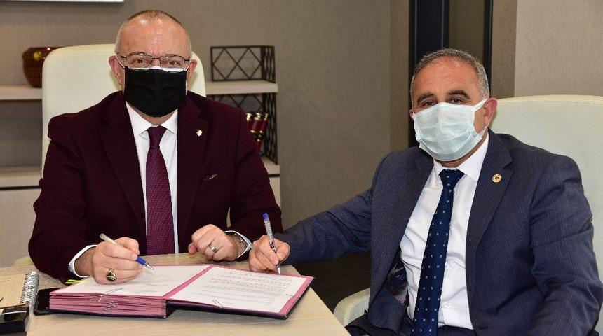 G&ouml;rdes&rsquo;te iş merkezi ve katlı otopark i&ccedil;in imzalar atıldı