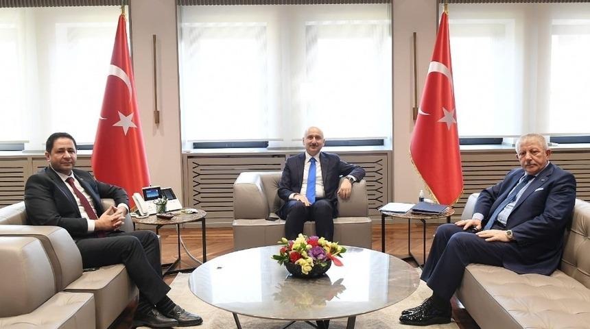 Başkan Sarı, Bakan Karaismailoğlu ile alt ve &uuml;st ge&ccedil;it projelerini g&ouml;r&uuml;şt&uuml;