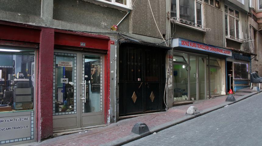 Beyoğlu'nda trans bireyin yüzüne tuz ruhu atıldı