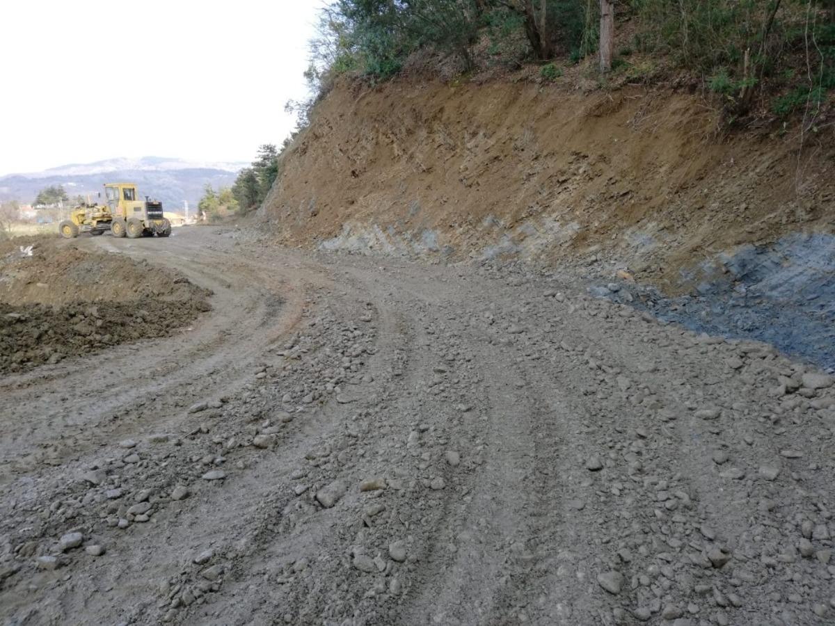 Heyelan yaşanan yolda &ccedil;alışmalar tamamlandı