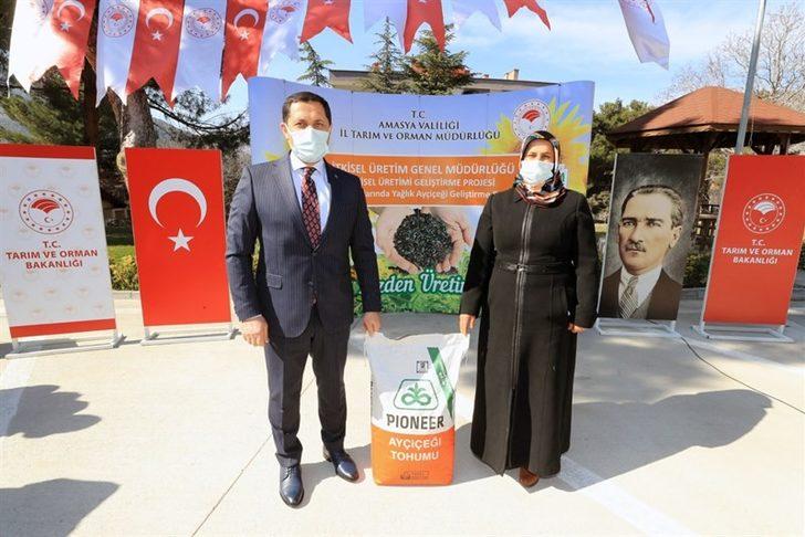 Kuraklığın etkili olduğu Amasya’da çiftçilere ayçiçeği tohumu desteği G2