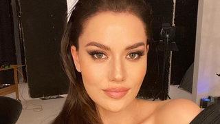 Fahriye Evcen'den dikkat çekici pozlar! Hayranları beğeni yağdırdı