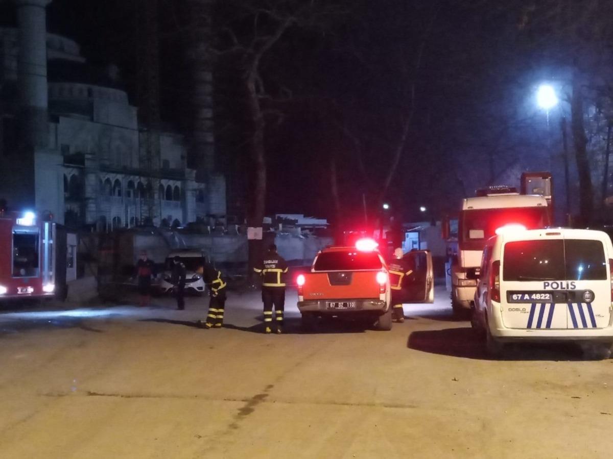 Cami şantiyesindeki yangın korkuttu