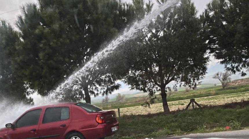 Yanan otomobilin imdadına yangından d&ouml;nen araz&ouml;z yetişti