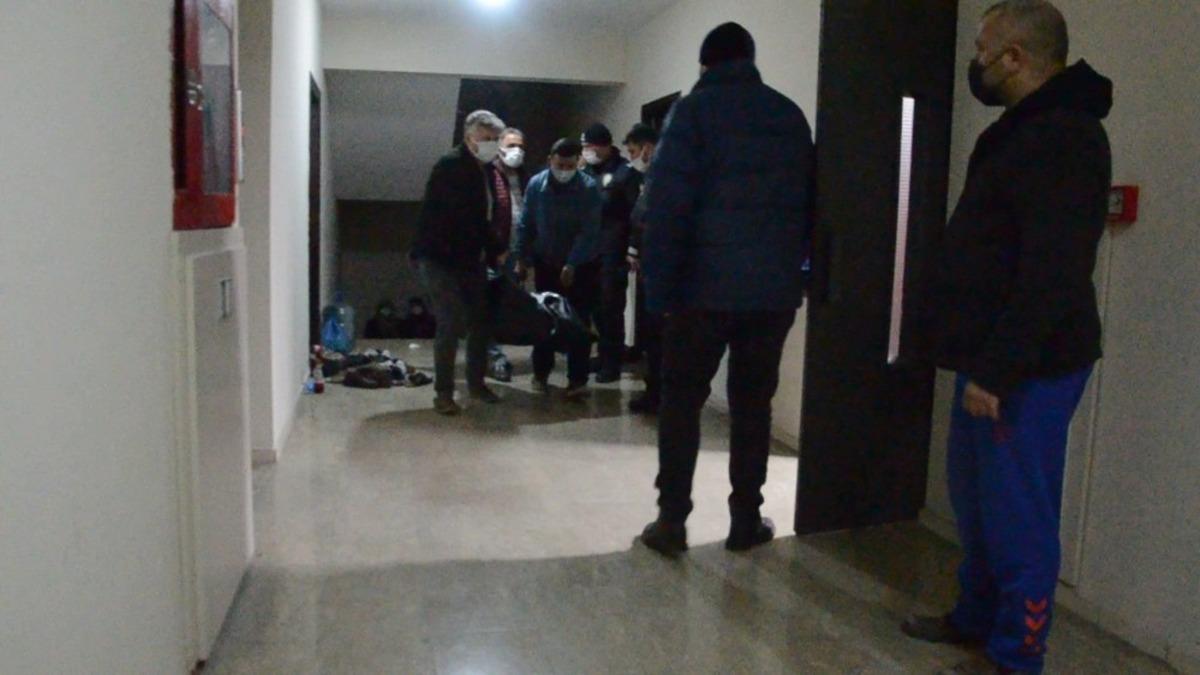 Sosyal medyada &rsquo;elveda&rsquo; diyerek banyoda kendisini kemerle astı