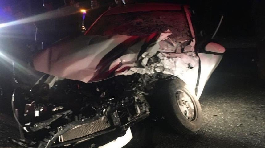 Elazığ&rsquo;da minib&uuml;s ile otomobil &ccedil;arpıştı:6 yaralı