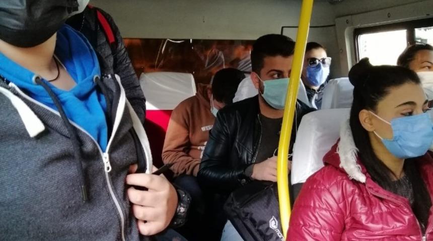 Sosyal mesafeye uymayan s&uuml;r&uuml;c&uuml;ler polisten ka&ccedil;amıyor