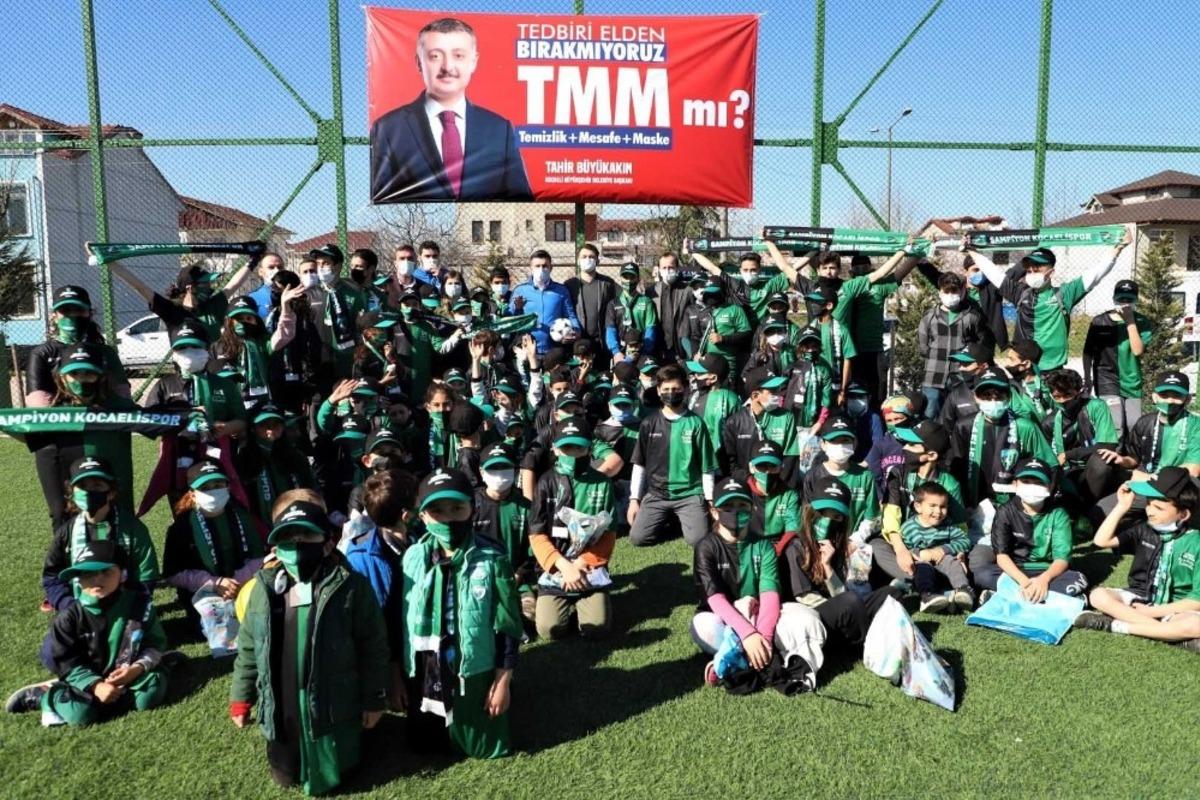 B&uuml;y&uuml;kşehirden &ccedil;ocuklara hediyeler