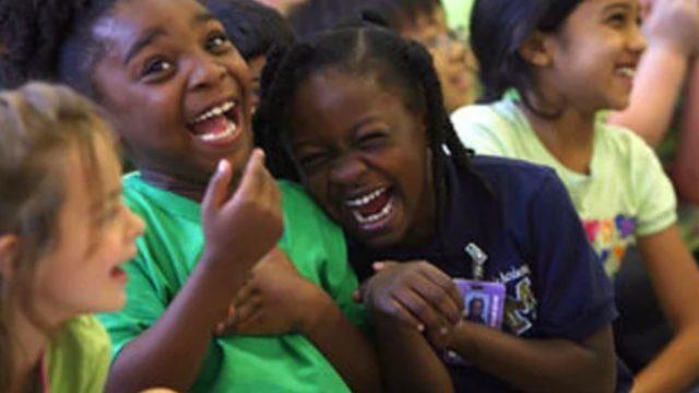 18 ay süren gülme krizi salgını tarihi etkiledi! 1962 Tanganika Kahkaha Salgını şaşkına çevirdi