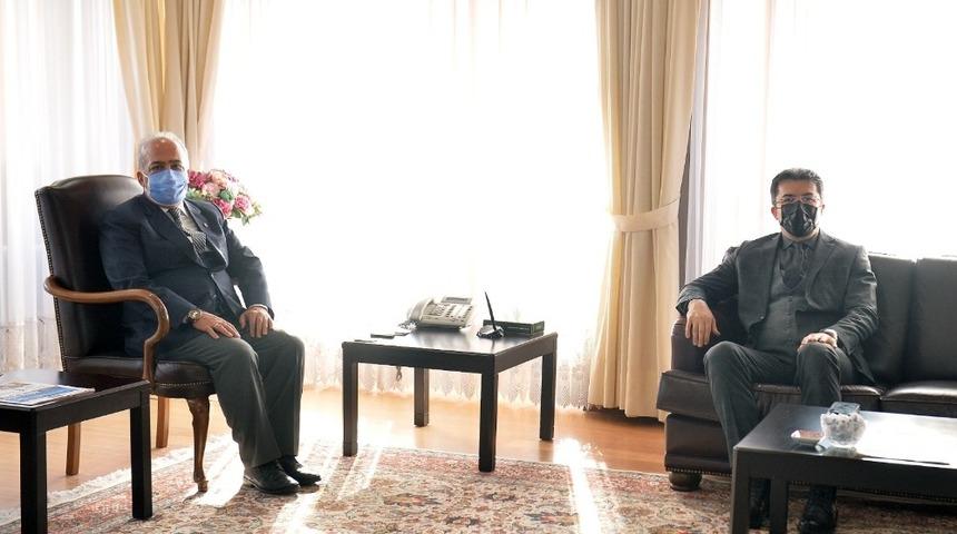 Rekt&ouml;r &Ccedil;omaklı, Vali Okay Memiş ile bir araya geldi