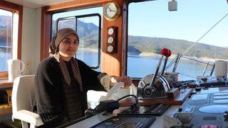 18 yaşında ama... Bu feribotun kaptanı görenleri şaşırtıyor