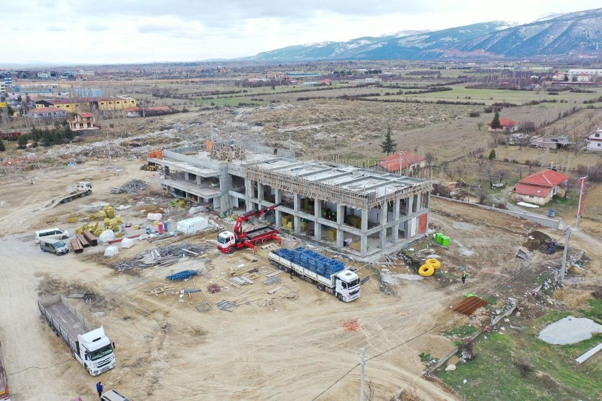 Yeni Akşehir Otogarı hızla y&uuml;kseliyor