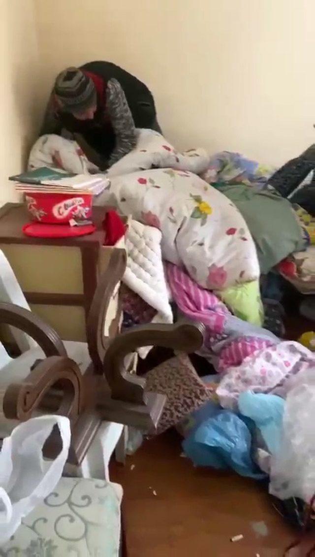 Eve giren hırsız yorganın altında yakalandı 1
