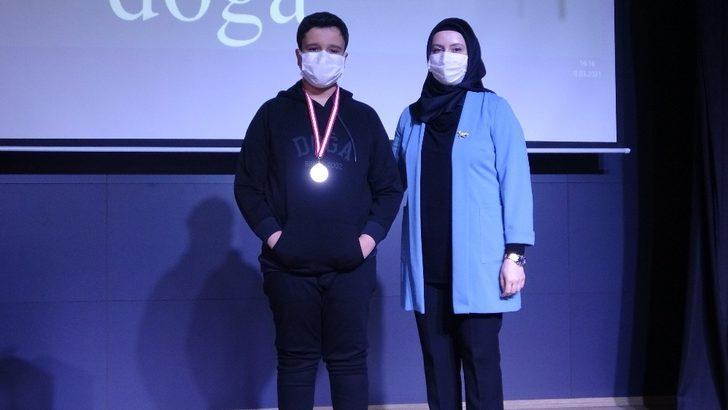 Başarılı öğrencilere ödül G2