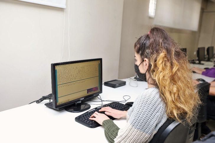 Şehitkamil’de on parmak F klavye kullanım kursu başladı G2