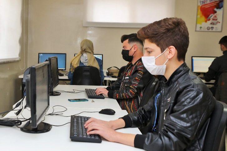 Şehitkamil’de on parmak F klavye kullanım kursu başladı G3