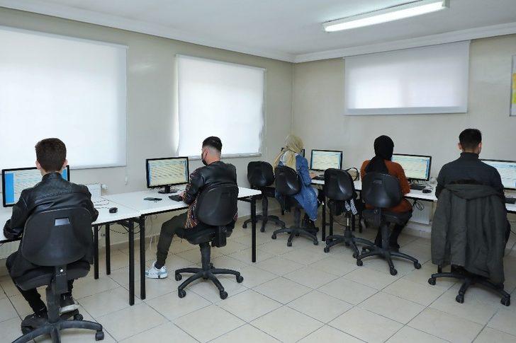 Şehitkamil’de on parmak F klavye kullanım kursu başladı G4