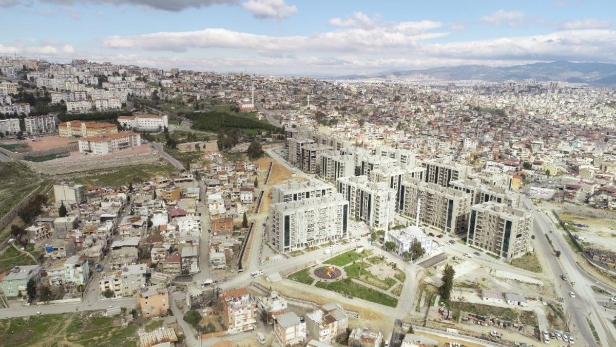 Uzundere Karabağlar&rsquo;ın &ouml;rnek mahallesine d&ouml;n&uuml;ş&uuml;yor