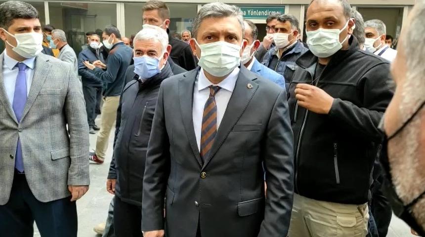 Batman Valisi Şahin yaralıları hastanede ziyaret etti