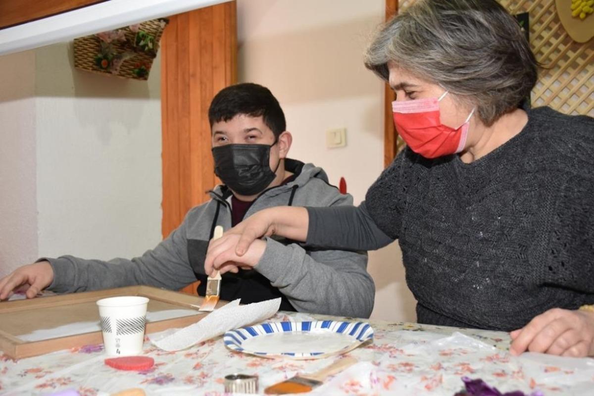 Şehzadeler Belediyesinin kursu salgın s&uuml;recinde derman oldu