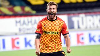 Göztepe'de Atınç ve Alparslan duvar oldu