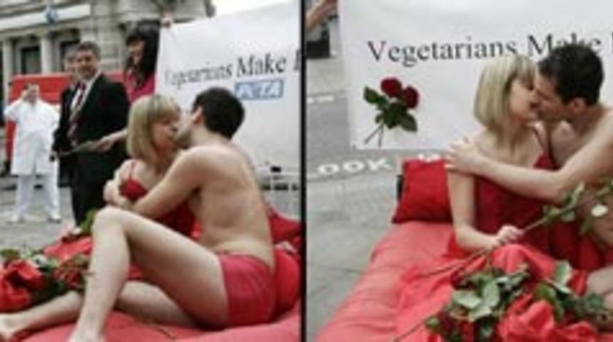 PETA'dan Seksi Yatak Eylemi