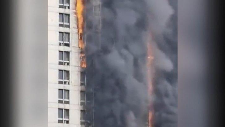 Çin’de dev gökdelende yangın: Alevler binayı sardı G4