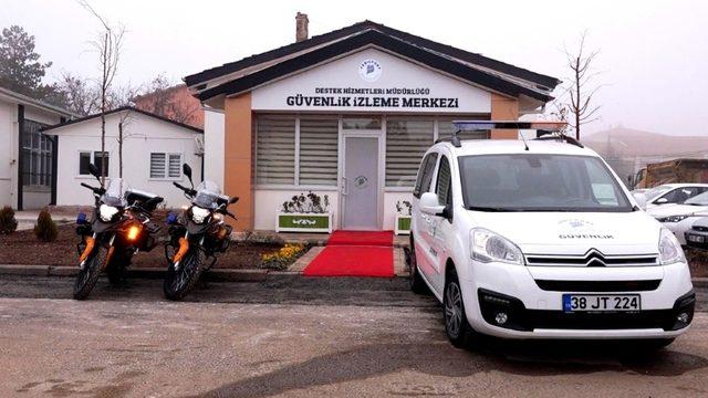 Yeşilyurt Belediyesi güvenlik izleme merkezi, 502 noktayı aynı anda takip ediyor