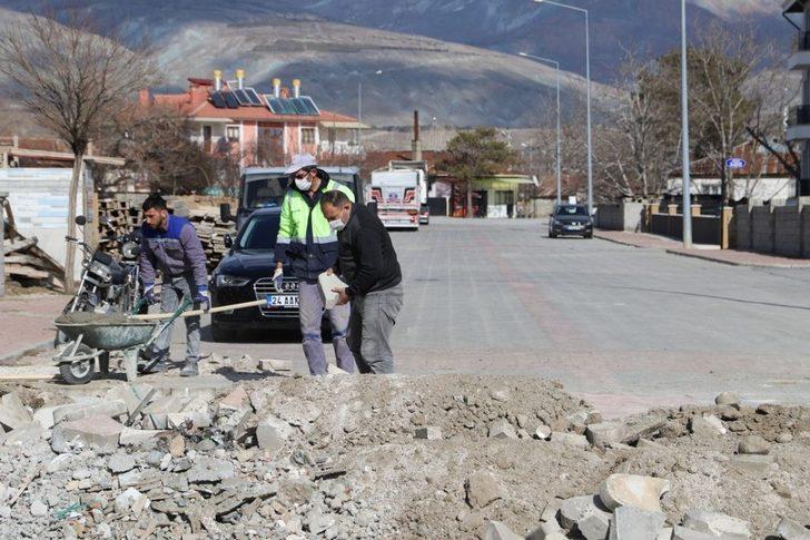 Erzincan’da yol ve kaldırımlarda bakım onarım çalışmaları başladı G2