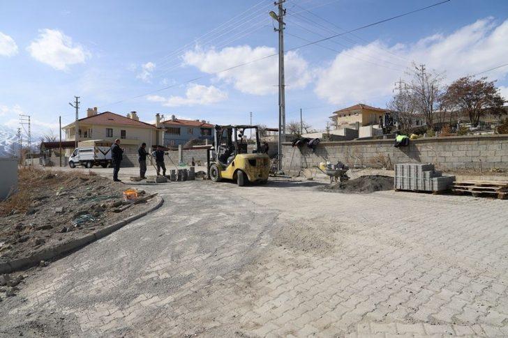 Erzincan’da yol ve kaldırımlarda bakım onarım çalışmaları başladı G3