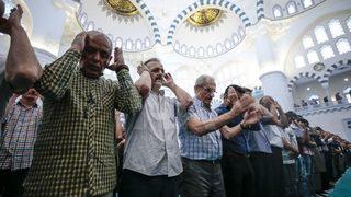 CUMA NAMAZI SAATİ 9 EYLÜL 2022! Cuma namazı saat kaçta? Diyanet açıkladı: İstanbul, Ankara, İzmir ve tüm illerin cuma namazı saati!