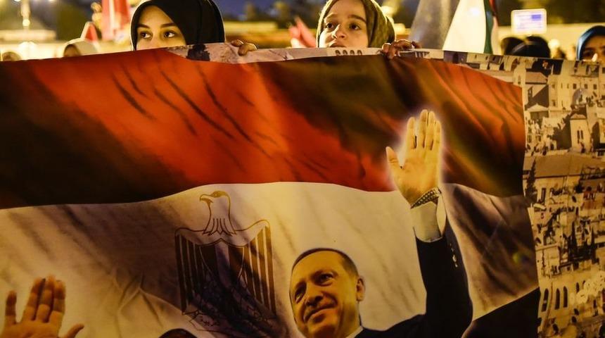 Bloomberg yazarı: Pragmatizm, T&uuml;rkiye ile Mısır'ın buzları eritmesini sağlayabilir